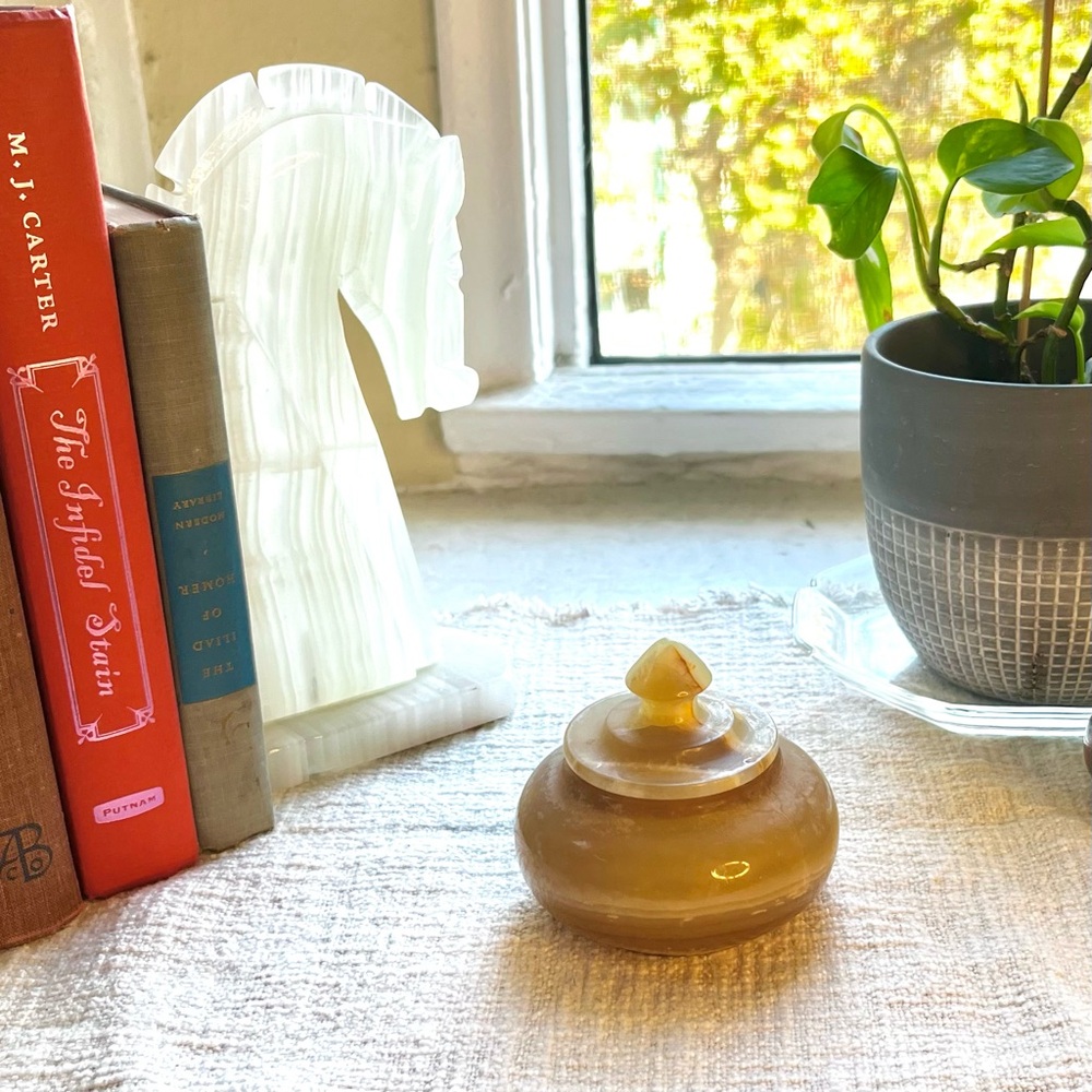Vintage Polished Alabaster Lidded Bowl - Picture 2 of 14
